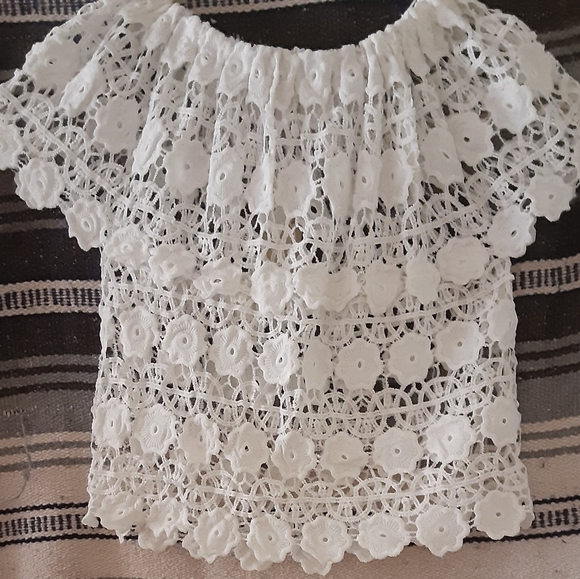 White lacey top - Picture 2 of 4